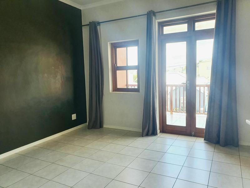 To Let 3 Bedroom Property for Rent in Woodstock Upper Western Cape